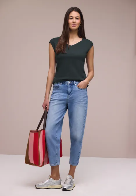 T-shirt sans manches avec encolure en diamant deep bound green T-shirt sans manches avec encolure en diamant deep bound green