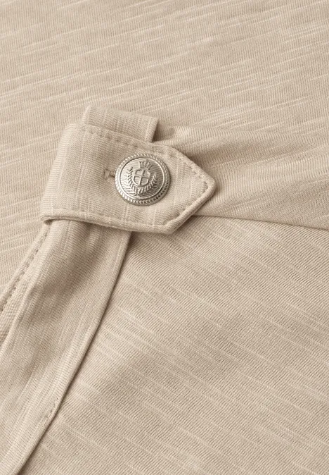 Koszulka z okrągłym dekoltem i guzikami cotton beige Koszulka z okrągłym dekoltem i guzikami cotton beige