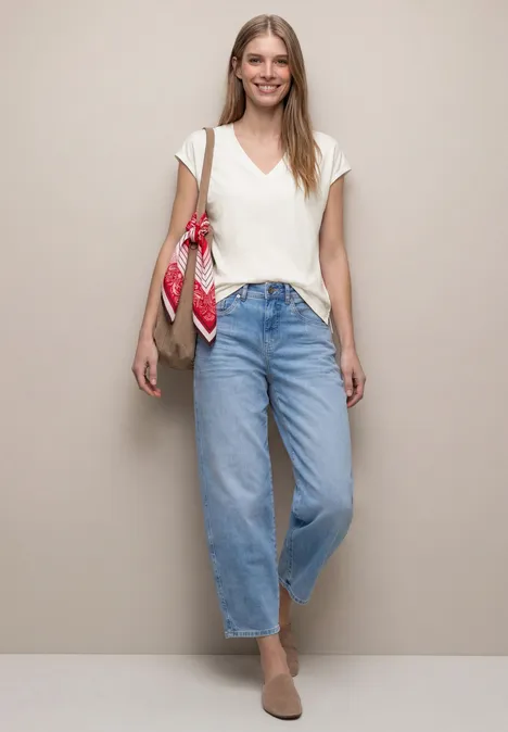 Chemise à épaules tombantes et col en V off white Chemise à épaules tombantes et col en V off white