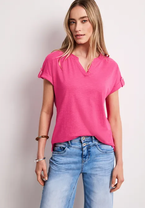 T-Shirt mit Split Neck und Knopfdetails magenta dream T-Shirt mit Split Neck und Knopfdetails magenta dream