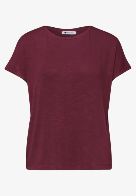 Dames T-shirt in bordeaux, korte mouwen, ronde hals, eenvoudig en casual.
