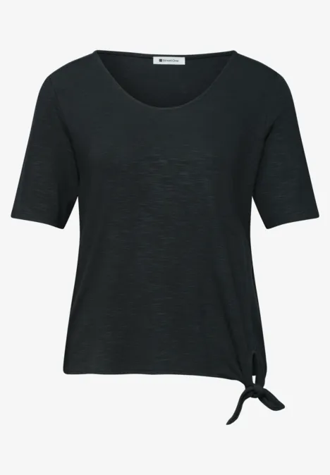 Schwarzes Kurzarm-Damen-Shirt mit Rundhalsausschnitt und seitlicher Knotenschleife am Saum.