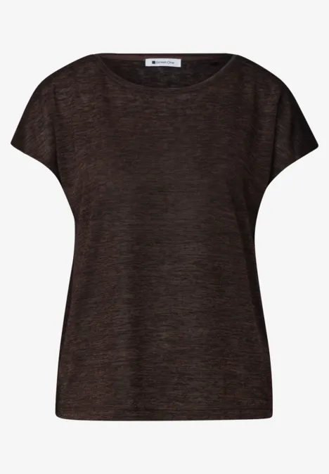 Donkerbruin T-shirt met korte mouwen, ronde hals en losse pasvorm.