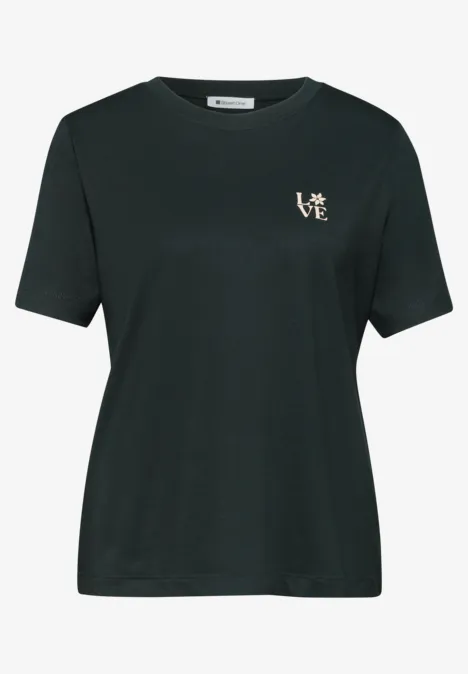 Schwarzes Damen-T-Shirt mit kleinem, weißen "Love"-Schriftzug auf der Brust.