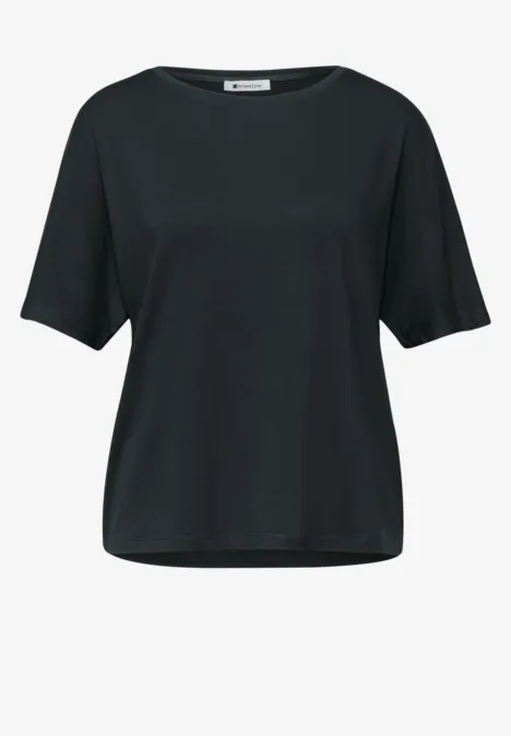 Schwarzes, schlichtes T-Shirt mit kurzen Ärmeln und rundem Ausschnitt.