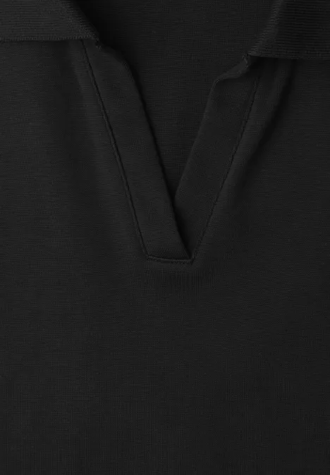Zwart shirt met subtiele V-hals en opstaand kraagje