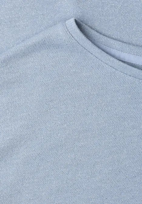 Hellblaues T-Shirt mit feiner Strickstruktur und Rundhalsausschnitt