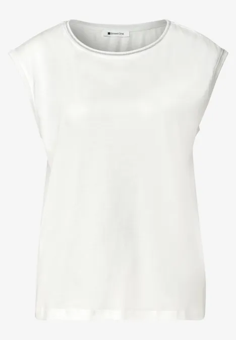 Weißes, schlichtes ärmelloses Damenshirt mit Rundhalsausschnitt.