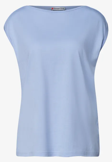 Basic Shirt mit U-Boot-Ausschnitt cashmere blue Ein schlichtes, hellblaues, kurzärmliges Damen-T-Shirt mit weiter Passform.