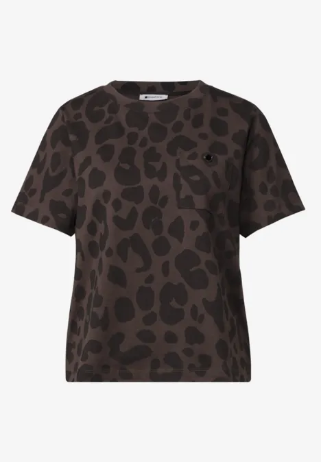 Dunkelbraunes Kurzarm-T-Shirt mit schwarzem Leopardenmuster.