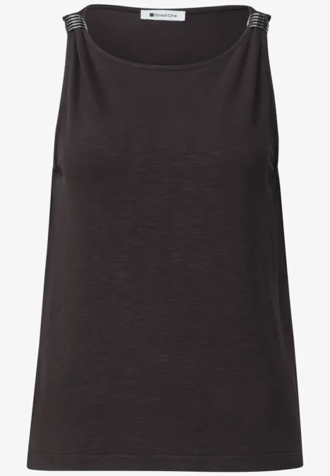 Schlichtes ärmelloses Top in Schwarz mit Rundhalsausschnitt.