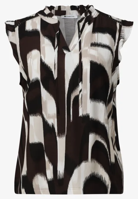 Ärmellose Damenbluse mit V-Ausschnitt und abstraktem Pinselstrichmuster in Schwarz, Weiß und Beige.