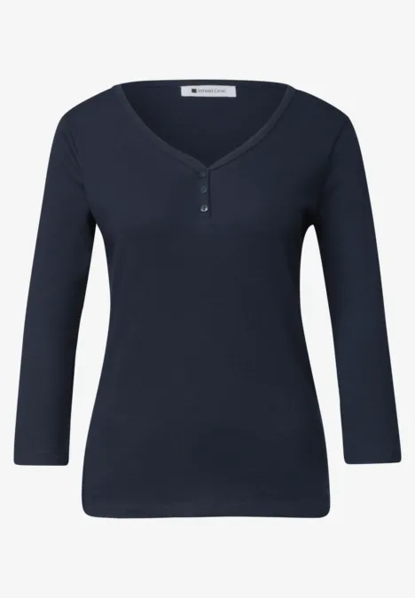 Dunkelblaues, tailliertes Damen-Shirt mit 3/4-Ärmeln, V-Ausschnitt und Knopfleiste.