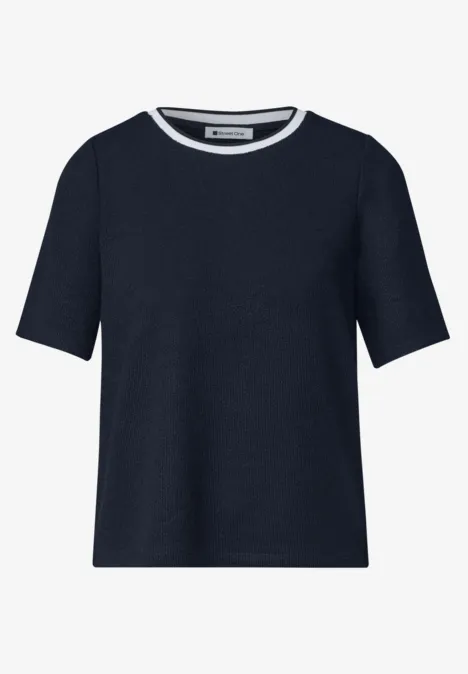Shirt met gebreide look en ronde hals darkest blue Zwart T-shirt met korte mouwen en een ronde hals met witte contrastbies.