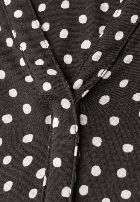 3/4-Arm Shirt mit Split Neck und Print black coffee Detailaufnahme eines schwarzen Kleidungsstücks mit weißen Punkten und V-Ausschnitt