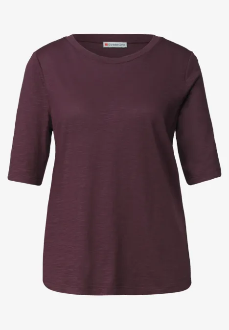 Basic Shirt met ronde hals in Unifarbe rustic rouge Eenvoudig bordeauxrood T-shirt met driekwartmouwen en ronde hals.