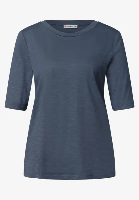 Basic Shirt met ronde hals in Unifarbe ashen blue Een eenvoudig blauwgrijs dames-T-shirt met korte mouwen van licht gestructureerde stof.