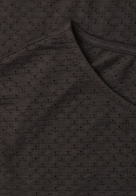 T-Shirt aus Spitze mit Rundhals black coffee Schwarzes V-Ausschnitt-Shirt mit dezentem Punktmuster und luftiger Struktur.