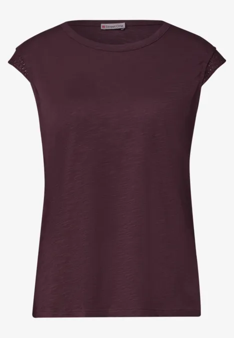 Dunkelrotes ärmelloses T-Shirt mit Rundhalsausschnitt und schlichtem Casual-Design.