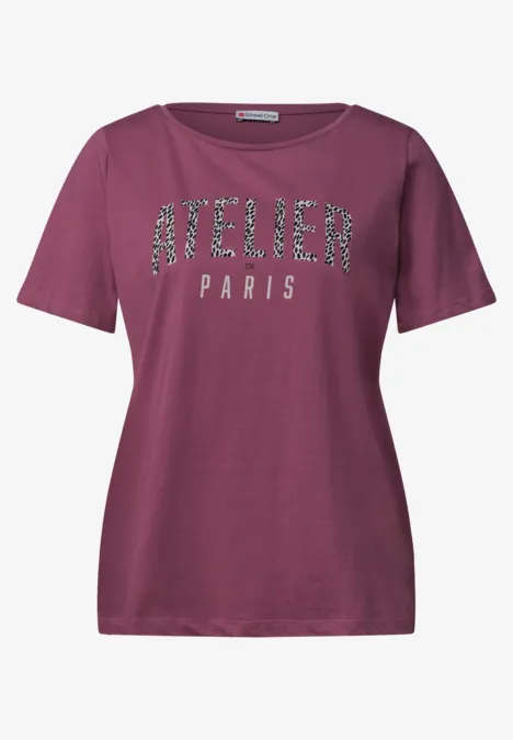 T-Shirt mit Rundhals und Frontprint dark clouded blush Lila Damen-T-Shirt mit glänzendem 'ATELIER PARIS'-Schriftzug auf der Vorderseite.