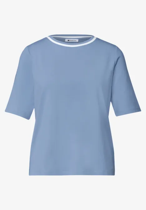 Shirt met ronde hals en contrasterende details northern blue Een effen lichtblauw T-shirt met korte mouwen en ronde hals.