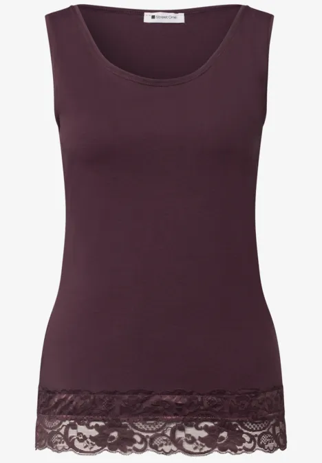 Top mit Rundhals und Spitzenkante rustic rouge Ärmelloses Top in dunklem Purpur mit feiner Spitzenkante am Saum.