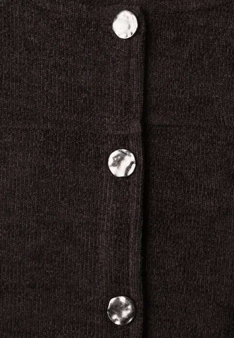 Veste à manches longues, col rond et boutons black coffee Schwarzer Stoff mit drei silbernen Knöpfen in vertikaler Reihe.