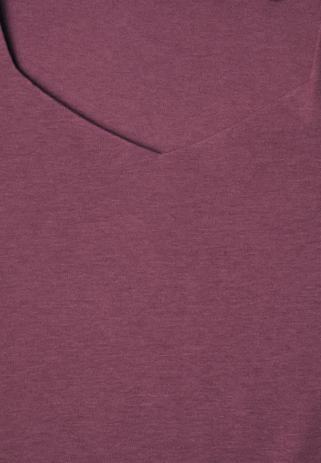 Koszulka z długim rękawem i dekoltem w kształcie kwadratu dark clouded blush Zbliżenie bordowego materiału z okrągłym dekoltem