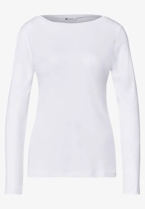 Ein schlichtes langärmliges weißes Damen-Shirt mit Rundhalsausschnitt.