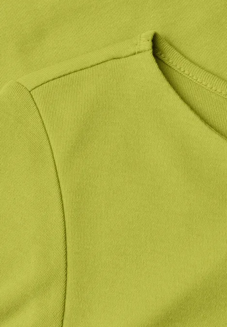 Basic Shirt met boothals apple lime Lichtgroen kledingstuk van stof met ronde hals en zichtbare naad.