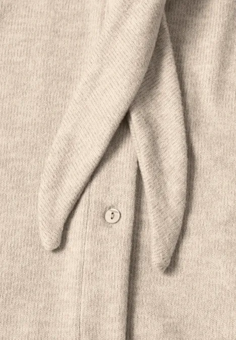 Kurzarm Jacke mit Schalkragen clay sand mel. Beige Strickjacke mit Knopf und zwei spitz zulaufenden Zipfeln.