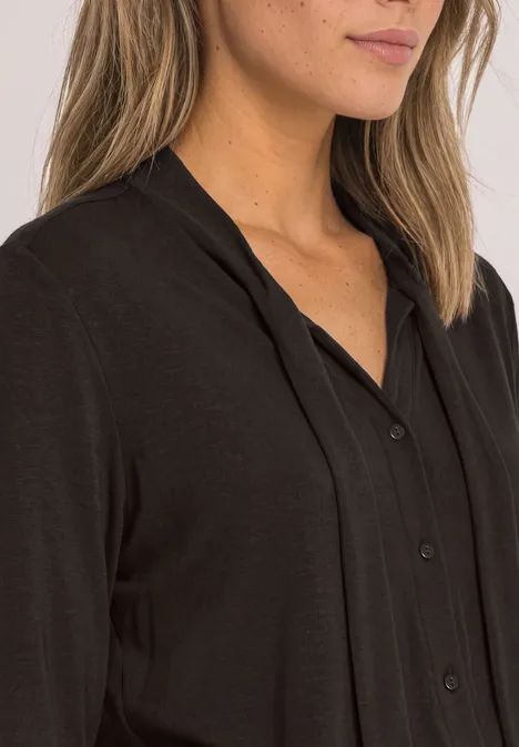 Langarm Shirt im Blusen-Look black coffee Schwarze Bluse mit Knopfleiste und V-Ausschnitt aus weichem, fließendem Stoff.