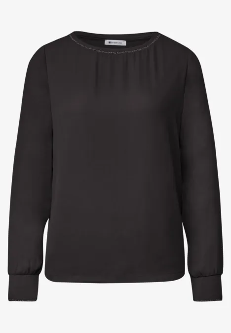 2-in-1 Shirt aus Chiffon mit Boat Neck black coffee Schlichte schwarze Damenbluse, lange Ärmel, Rundhalsausschnitt und breite Bündchen.