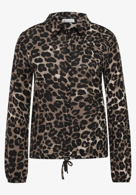 Leichte Bluse mit braun-schwarzem Leopardenmuster, lange Ärmel und Kordelzug im Saum