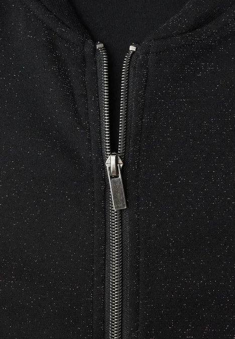 Leichter Blouson mit Glitzerdetails Black Nahaufnahme eines schwarzen Kleidungsstücks mit silbernem Reißverschluss