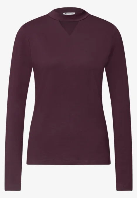 Shirt met lange mouwen, col en mesh-detail berry plum Ein schlichtes, langärmliges Damen-Shirt in dunklem Beerenton mit dezentem V-Einsatz am Rundhalsausschnitt.