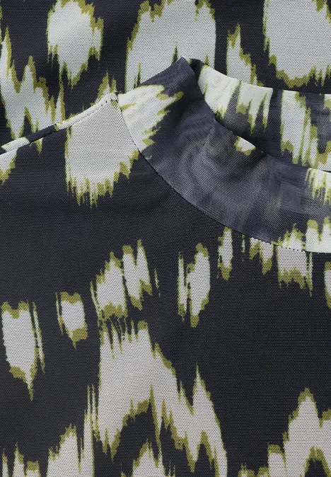 Shirt van mesh met col en print Black Nahaufnahme eines Oberteils mit abstraktem Pinselstrichmuster in Schwarz, Weiß und Neongrün und hohem Kragen.