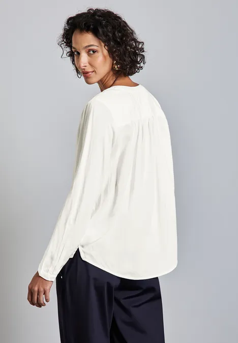 Basic Bluse in Unifarbe off white