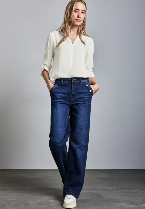 Basic Bluse in Unifarbe off white