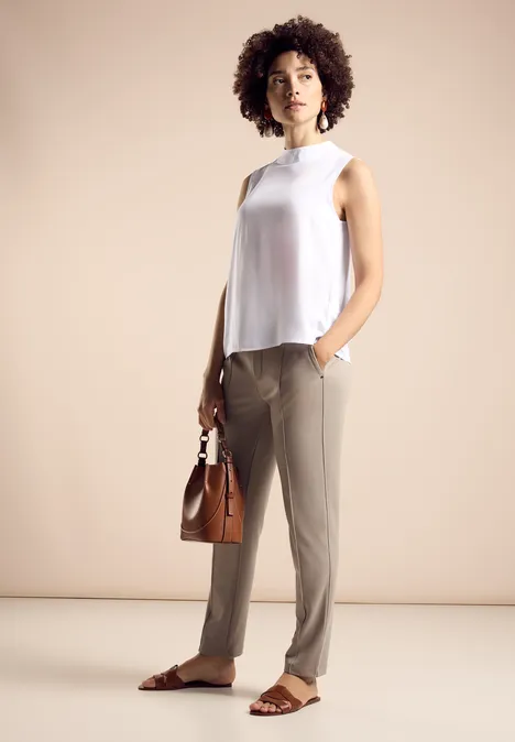 Bluse mit Turtleneck White
