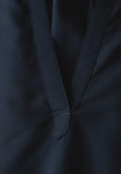 Bluse in Unifarbe deep blue