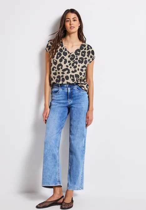 V-Neck Shirt mit Leo-Print coastal beige