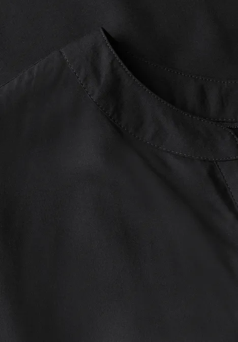 Split Neck Bluse in Unifarbe Black
