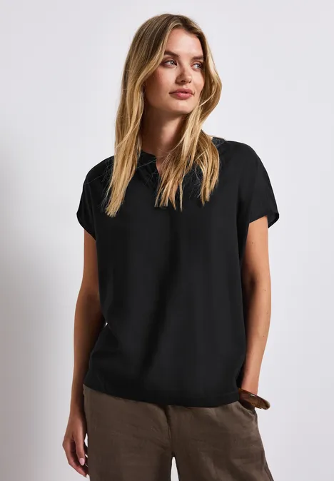 Split Neck Bluse in Unifarbe Black