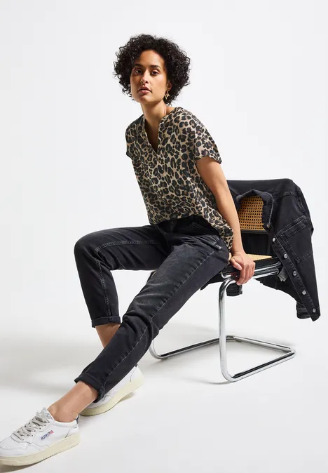 Blusenshirt mit Leo-Muster Black
