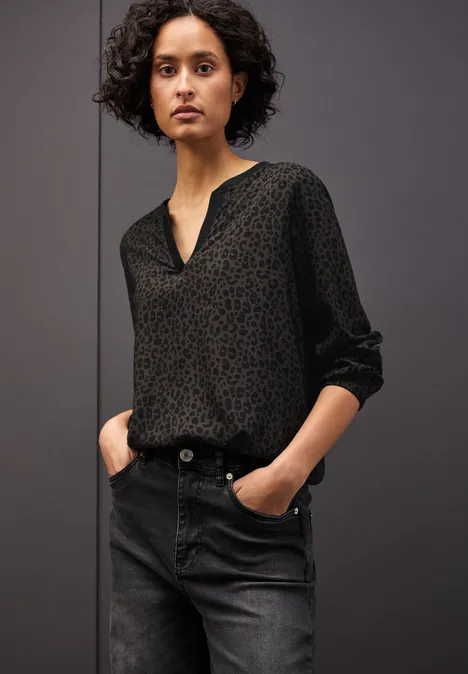 Leo Split Neck Bluse darkest brown