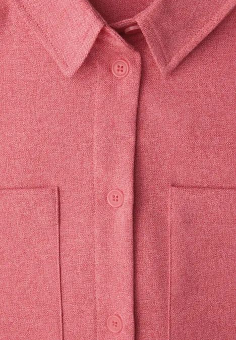 Overhemd blouse met zakken striking coral mel. Overhemd blouse met zakken striking coral mel.