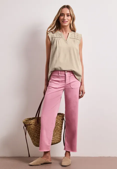 Blusentop mit Split Neck und Shiffleydetails clay sand