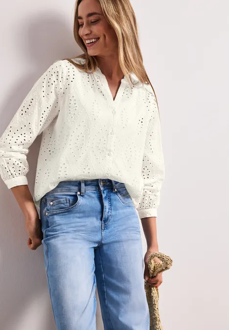 Bluse mit Split Neck und Shiffley-Muster off white Bluse mit Split Neck und Shiffley-Muster off white