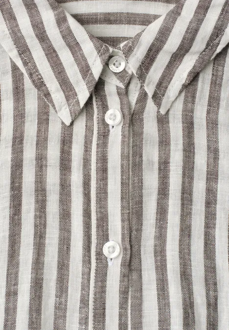 Licht linnen overhemd met grijs-witte strepen en knoopsluiting.